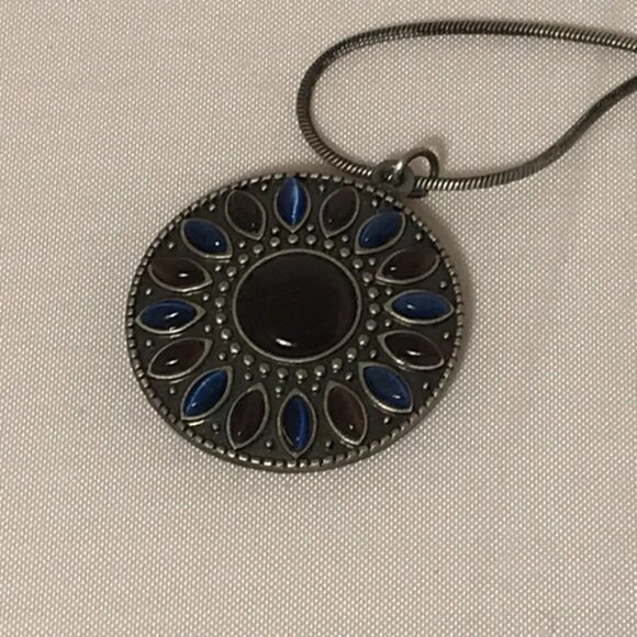 NECKLACE Round Blue  and Black Stone - Picture 3 of 3